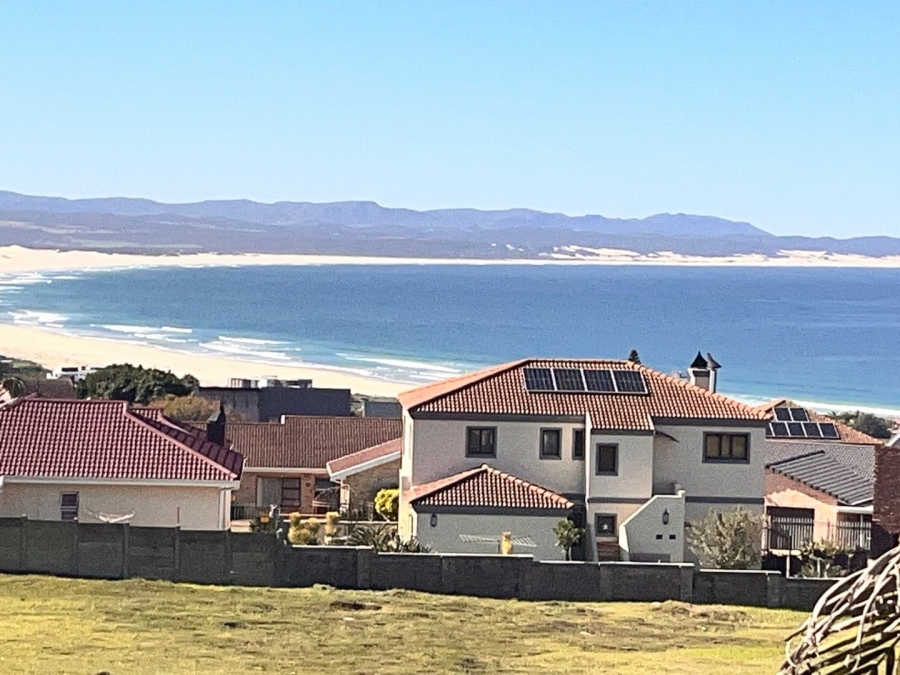 6 Bedroom Property for Sale in Wavecrest Eastern Cape